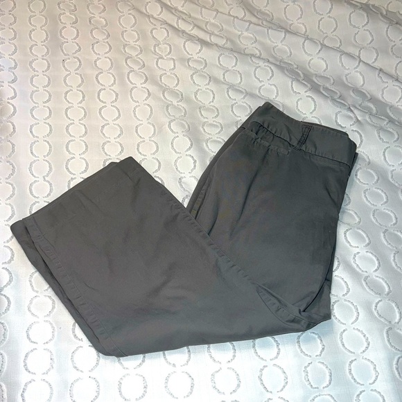 𝅺women's Daisy Fuentes Capris Size 4 - Picture 1 of 8